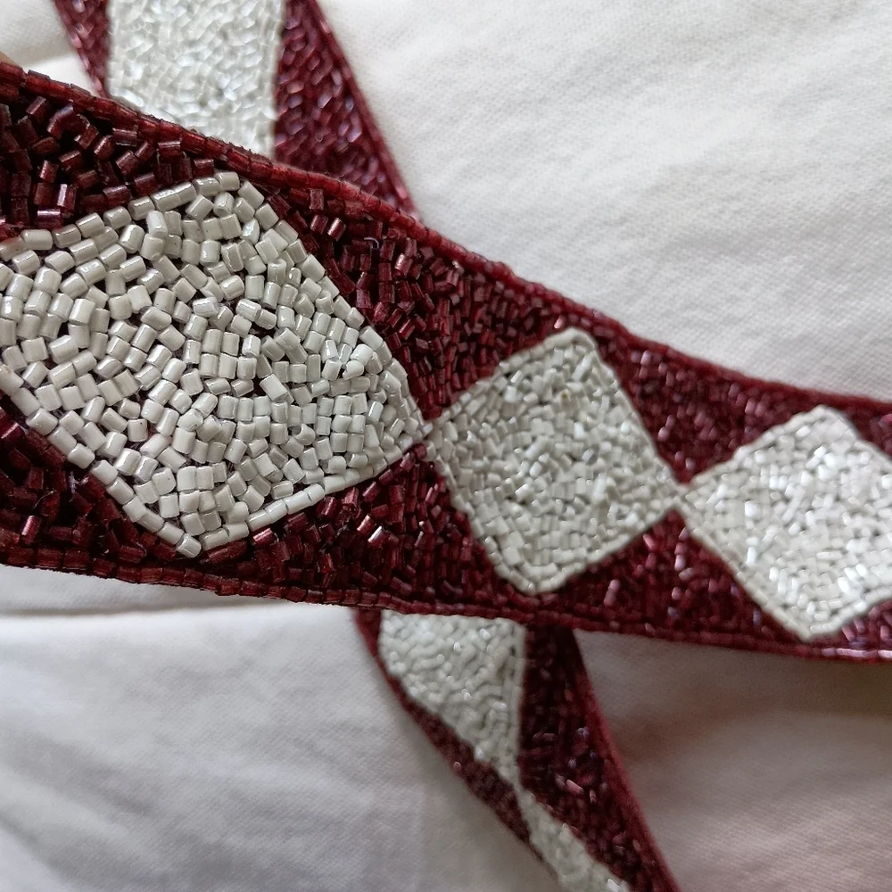 NWOT Burgundy and White Diamond Shape Beaded Purse Crossbody Strap - Picture 5 of 5